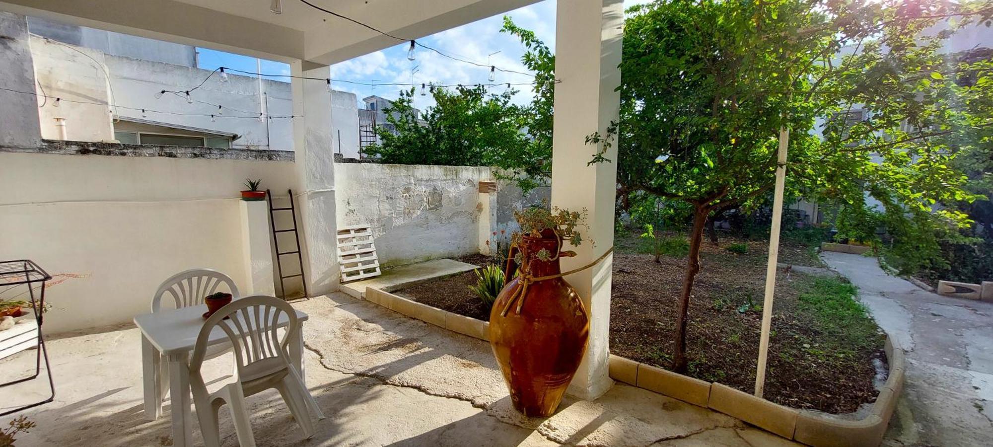 Jonia Appartamento Vacanze Vicino Al Mare Con Giardino プルサーノ エクステリア 写真